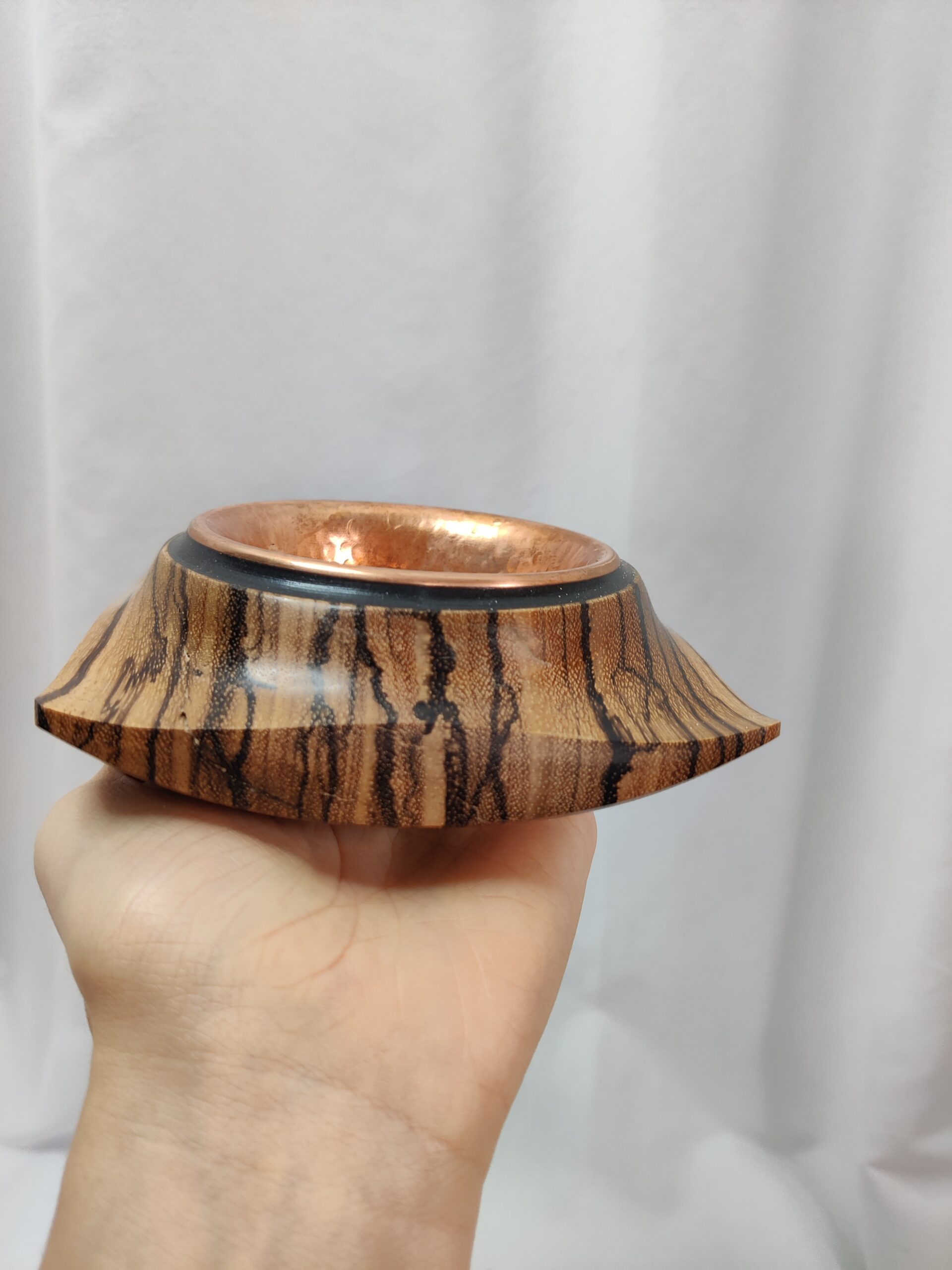 Räucherschale aus Zebrano mit Kupferschale