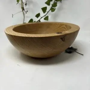 Schale aus Eichenholz