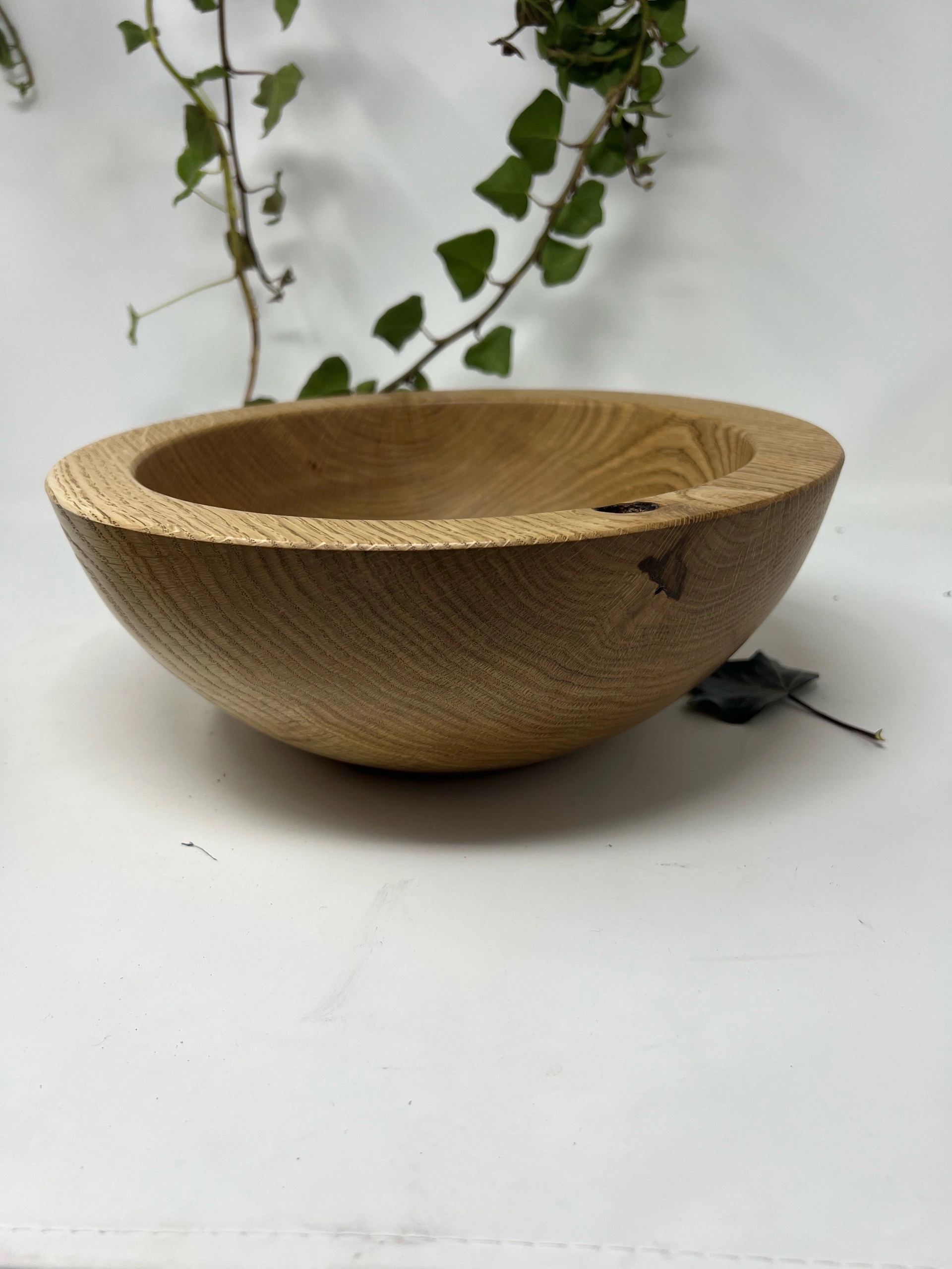 Schale aus Eichenholz